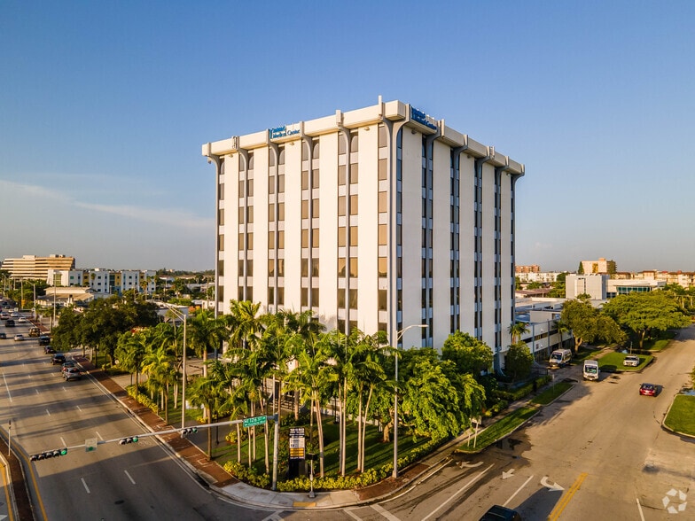 Primary Photo Of 12550 Biscayne Blvd, North Miami Medical For Lease