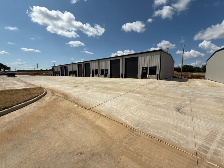 Primary Photo Of 6815 Rendon Bloodworth Rd, Fort Worth Unknown For Lease