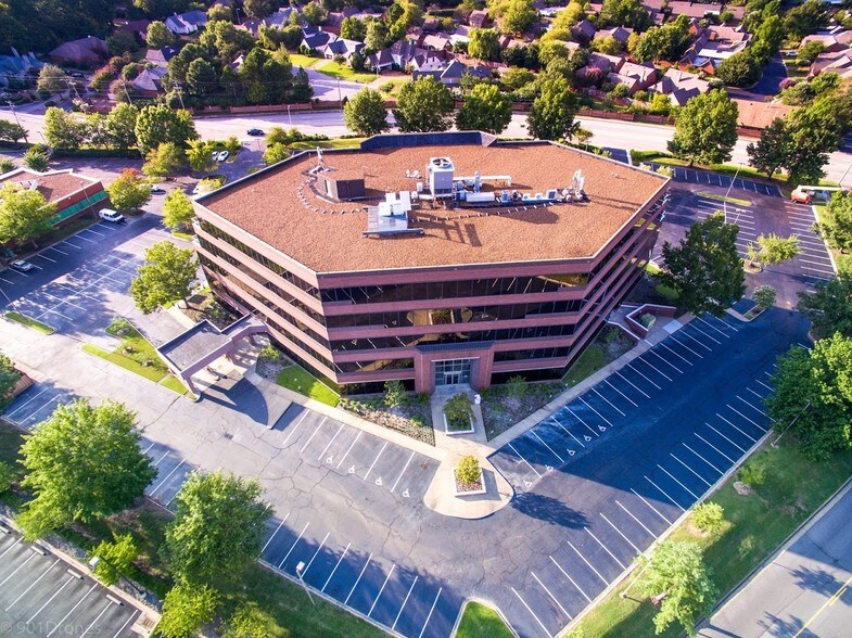 More Photos Of 6525 N Quail Hollow Rd, Memphis Office For Lease