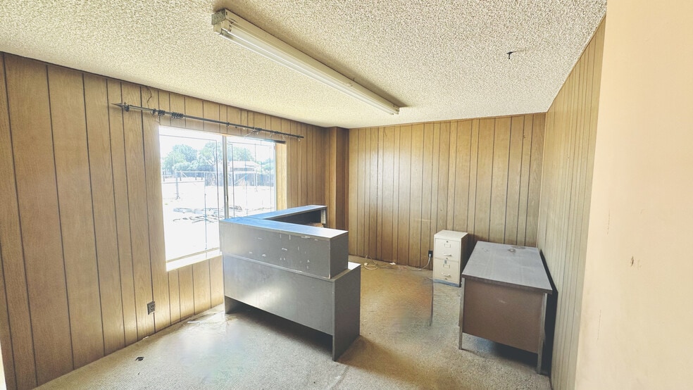 More Photos Of 1611 Needles Hwy, Needles Warehouse For Sale
