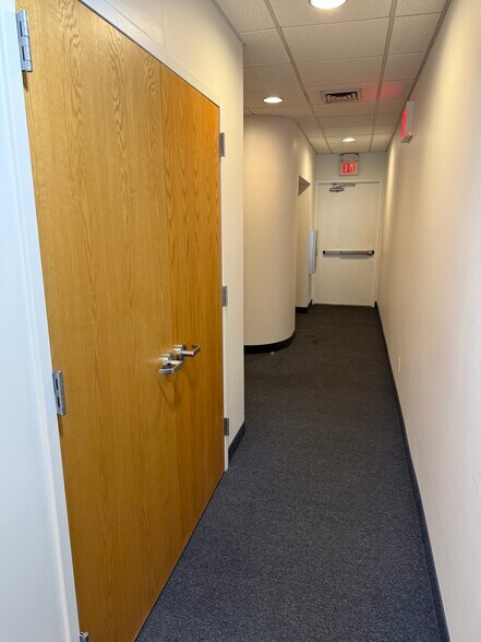 More Photos Of 150 Woodbury Rd, Woodbury Storefront Retail Office For Lease