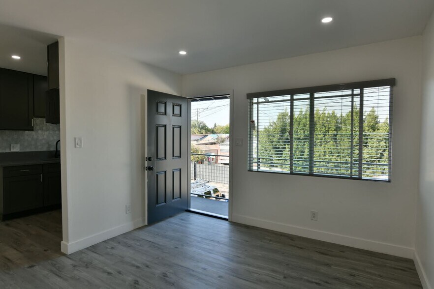 More Photos Of 6221 Corona Ave, Bell Apartments For Sale