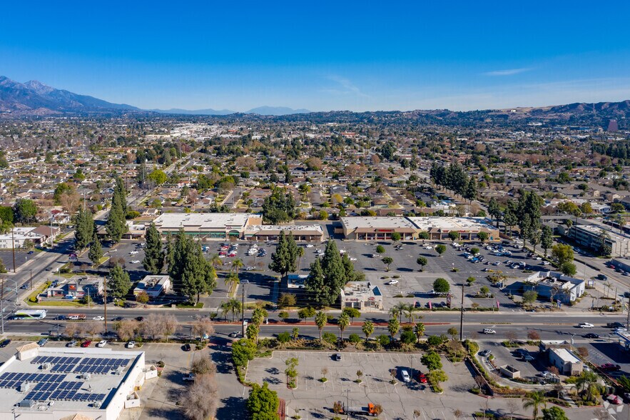 More Photos Of 310-326 N Azusa Ave, Covina General Retail For Lease