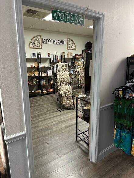 More Photos Of 115 N Tamiami Trl, Nokomis Office For Sale