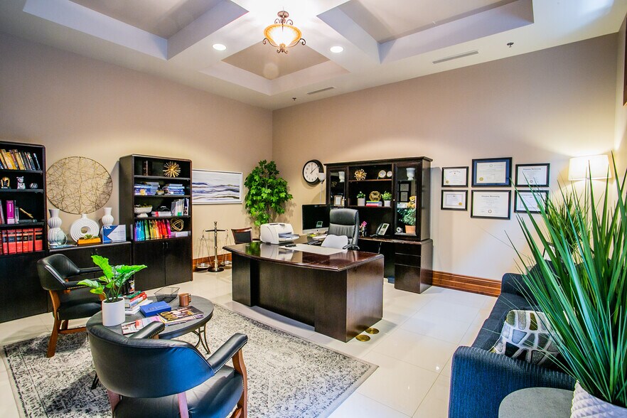 More Photos Of 521 S 3rd St, Las Vegas Office For Sale