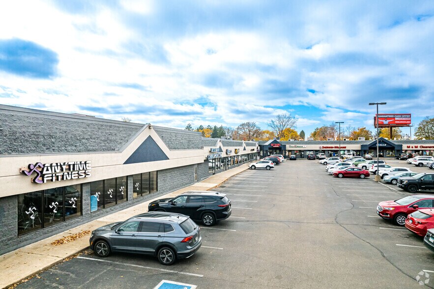 More Photos Of 1686 Suburban Ave, Saint Paul General Retail For Sale