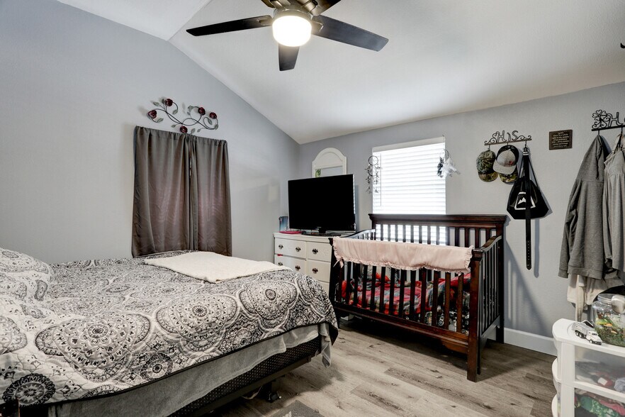 More Photos Of 2322 Central St, Dickinson Apartments For Sale