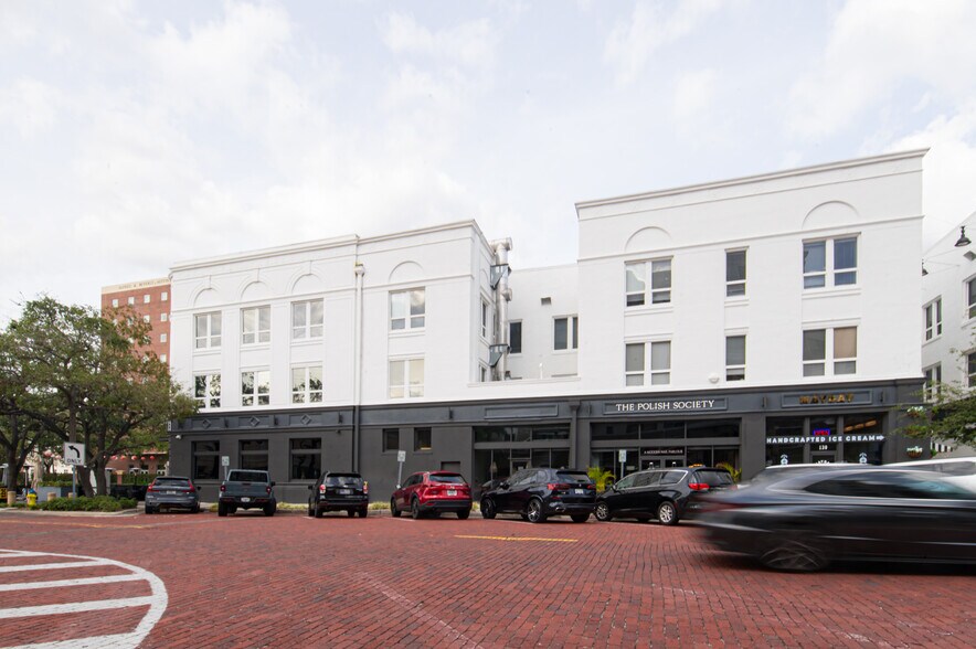 More Photos Of 442 W Kennedy Blvd, Tampa Office For Lease
