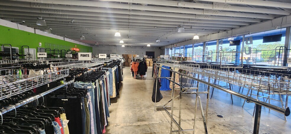 More Photos Of 6500 Roswell Rd, Sandy Springs Freestanding For Lease