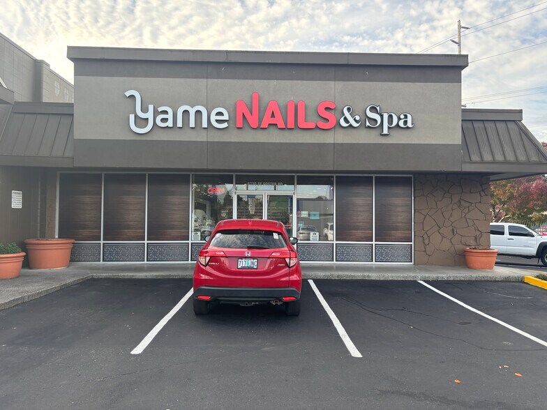 More Photos Of 6828-6868 SE Foster Rd, Portland Unknown For Lease