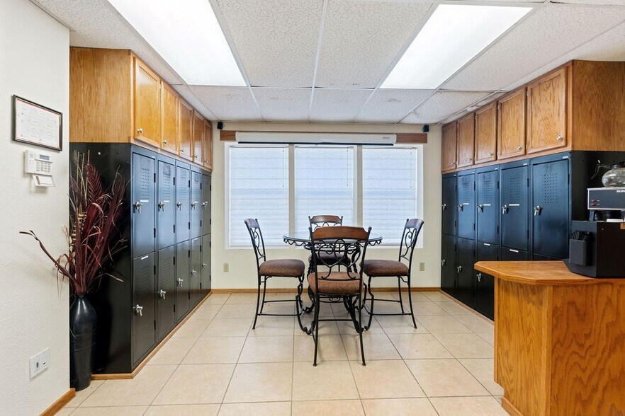 More Photos Of 2524 US Highway 96 N, Center Warehouse For Sale