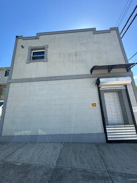 More Photos Of 182 Vermont Ave, Staten Island Light Distribution For Sale