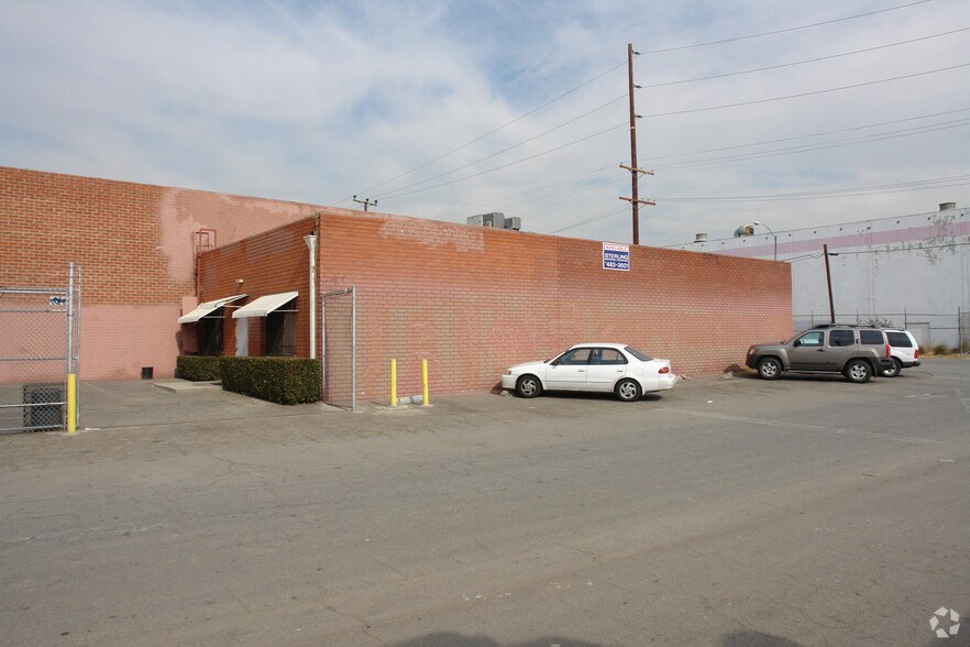 More Photos Of 1555 Los Palos St, Los Angeles Manufacturing For Lease