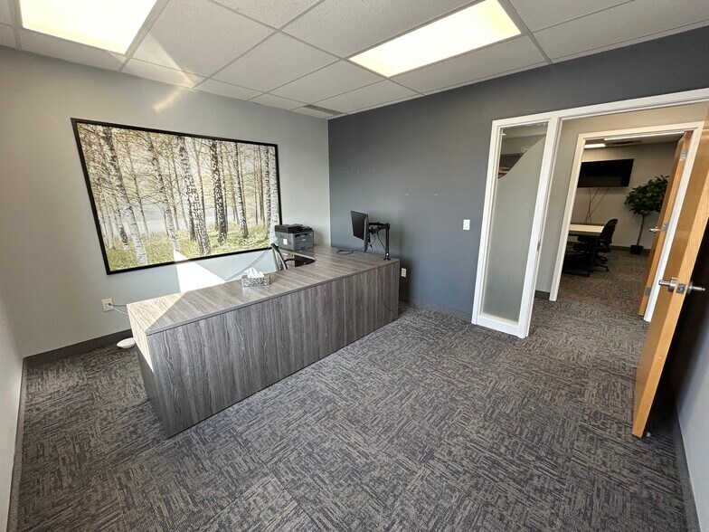 More Photos Of 11812-11820 121 St NW, Edmonton Office For Sale