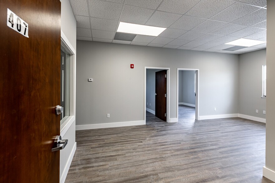 More Photos Of 1500 E Venice Ave, Venice Office For Sale