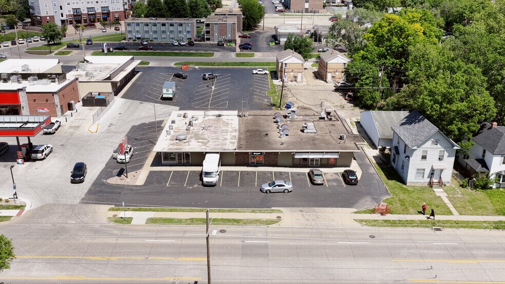 Primary Photo Of 1328-1336 SW 17th St, Topeka General Retail For Sale