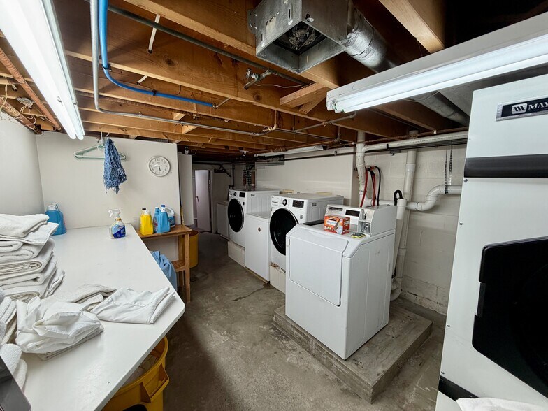 More Photos Of 210 N Main St, Deer Lodge Hotel For Sale