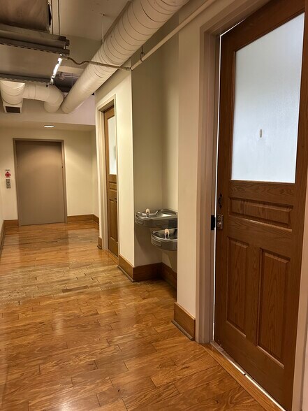 More Photos Of 407 Broad St, Chattanooga General Retail For Lease