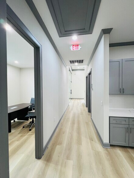 More Photos Of 1325 Main St, Katy Medical For Sale