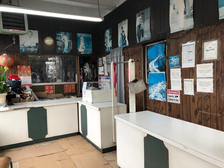 More Photos Of 1629 Ralph Ave, Brooklyn General Retail For Sale