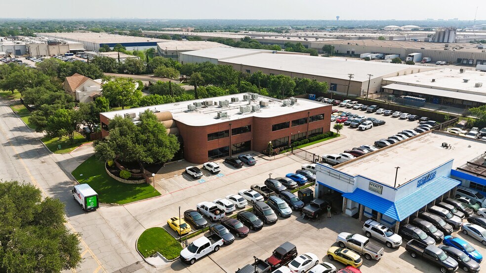 More Photos Of 1120 Metrocrest Dr, Carrollton Office For Sale