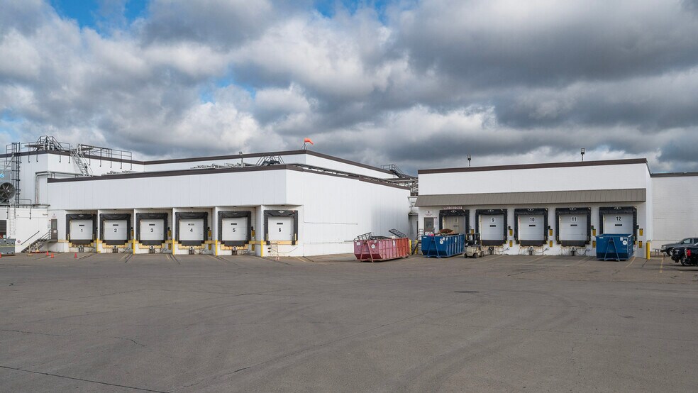 More Photos Of 707 Airport Rd, Bismarck Distribution For Sale