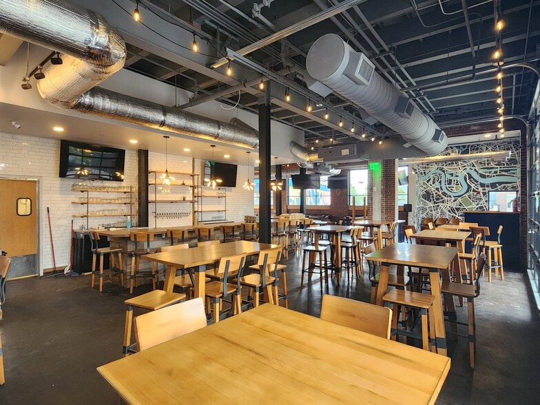 More Photos Of 2814 Detroit Ave, Cleveland Office For Lease