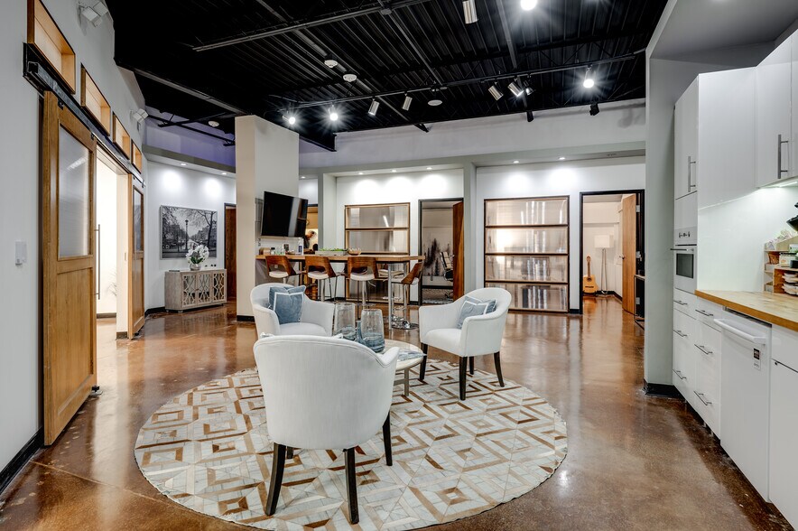 More Photos Of 14665 Midway Rd, Addison Office For Lease