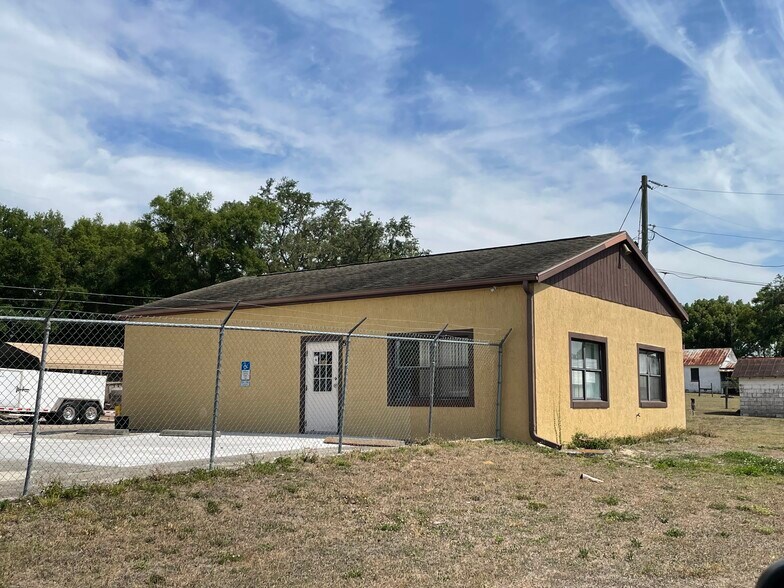 More Photos Of 14040 SE 162nd Pl, Weirsdale Light Manufacturing For Sale