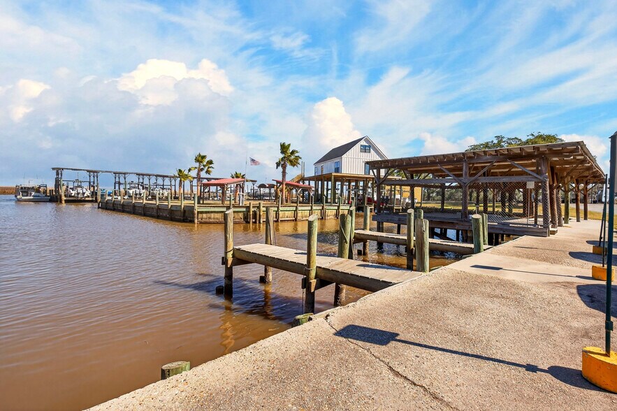 More Photos Of 3308 Mary Walker Dr, Gautier Marina For Sale