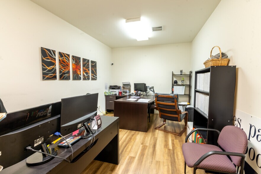 More Photos Of 12041-12043 Jefferson Blvd, Culver City Office For Sale