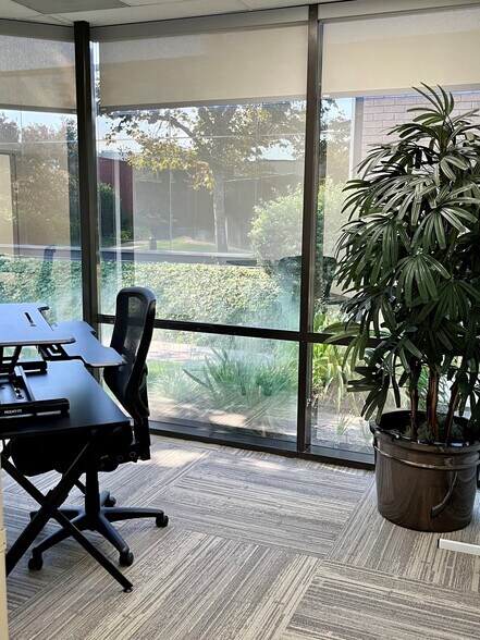 More Photos Of 4930 Campus Dr, Newport Beach Office Residential For Lease