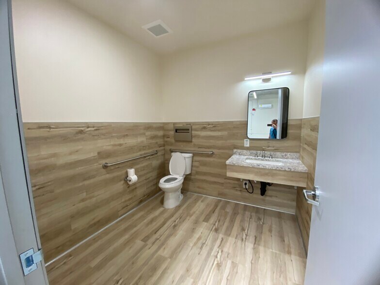 More Photos Of 20947 Currier Rd, Walnut Warehouse For Lease