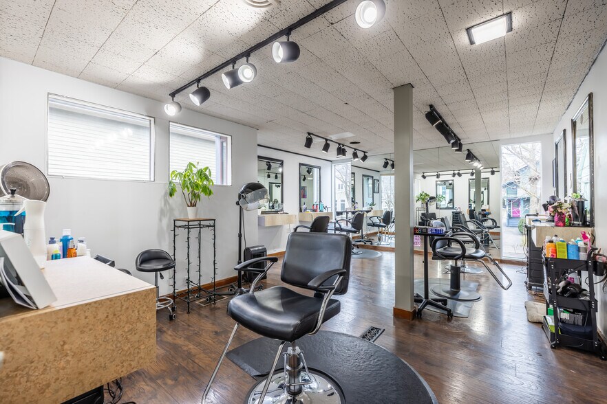 More Photos Of 71 Park Ave, Rochester Medical For Sale