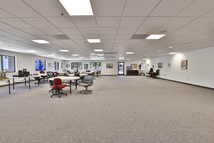 More Photos Of 800 Salinas Rd, San Juan Bautista Distribution For Lease