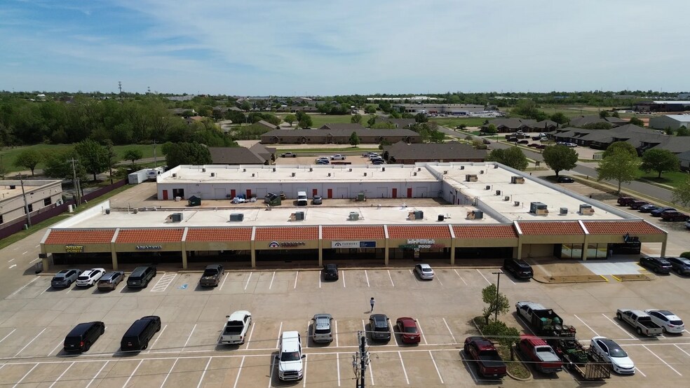 More Photos Of 1700-1738 S Kelly Ave, Edmond General Retail For Lease