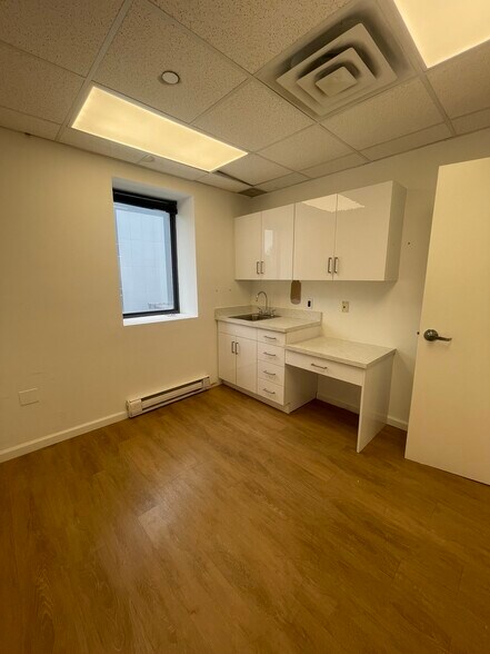 More Photos Of 115 Christopher Columbus Dr, Jersey City Medical For Lease