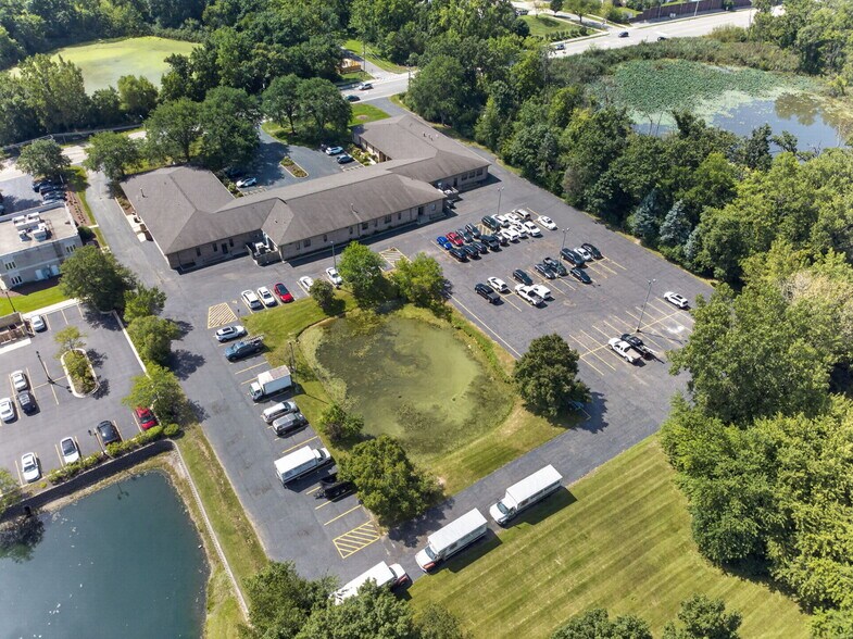 More Photos Of 852 W Bartlett Rd, Bartlett Office For Sale