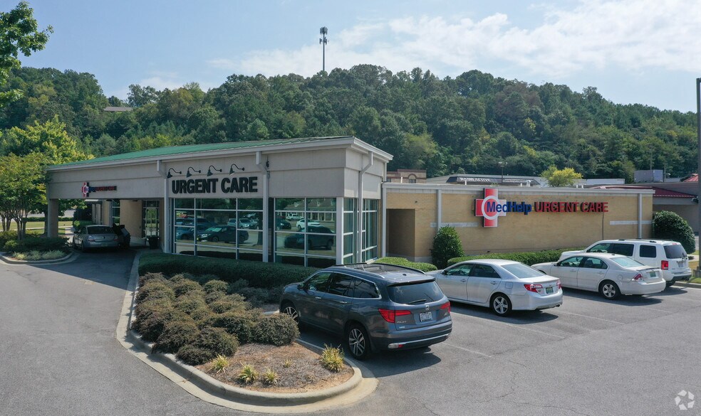 Primary Photo Of 3143 Pelham Pky, Pelham Medical For Lease