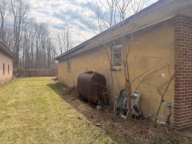 More Photos Of 50 Hojack Park, Rochester Warehouse For Sale