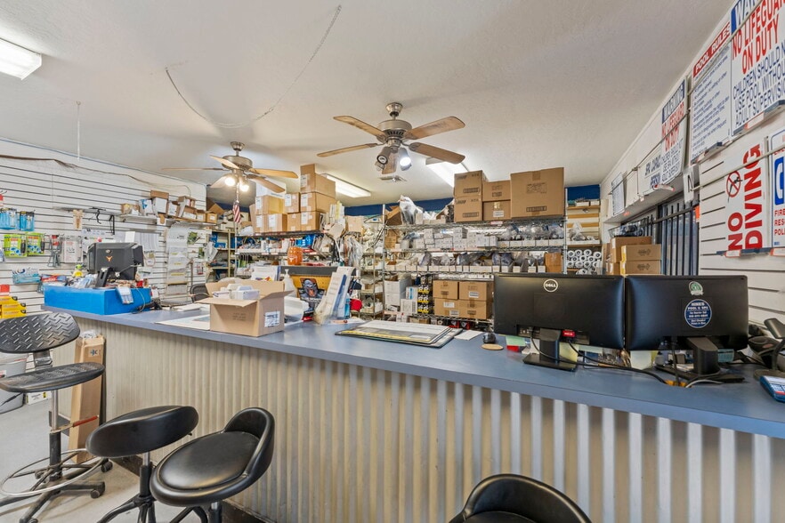 More Photos Of 900 McPhaul, Austin Warehouse For Sale