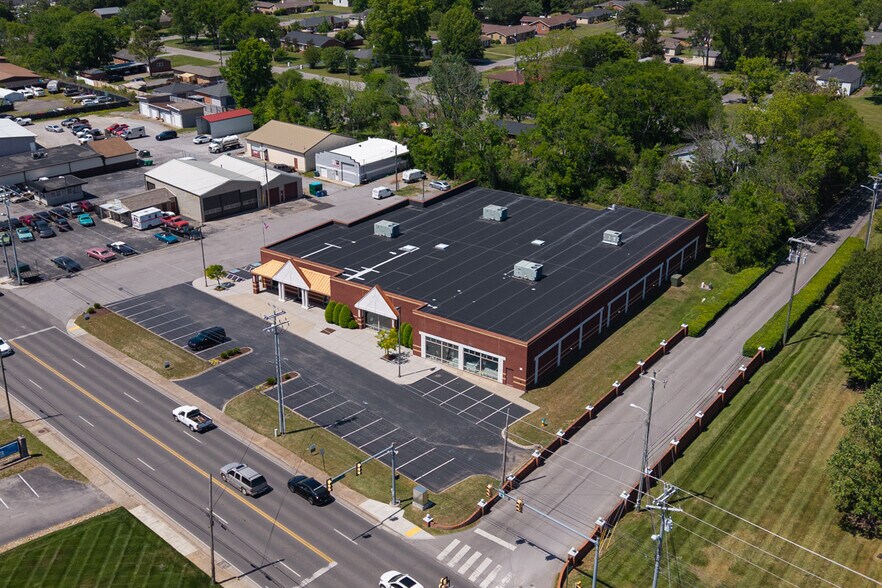 More Photos Of 907 W Main St, Lebanon Storefront Retail Office For Lease