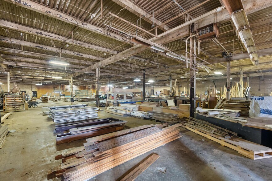 More Photos Of 115 Mill St, Warrenville Manufacturing For Sale