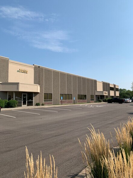 More Photos Of 7250 Hudson Blvd N, Oakdale Light Manufacturing For Lease