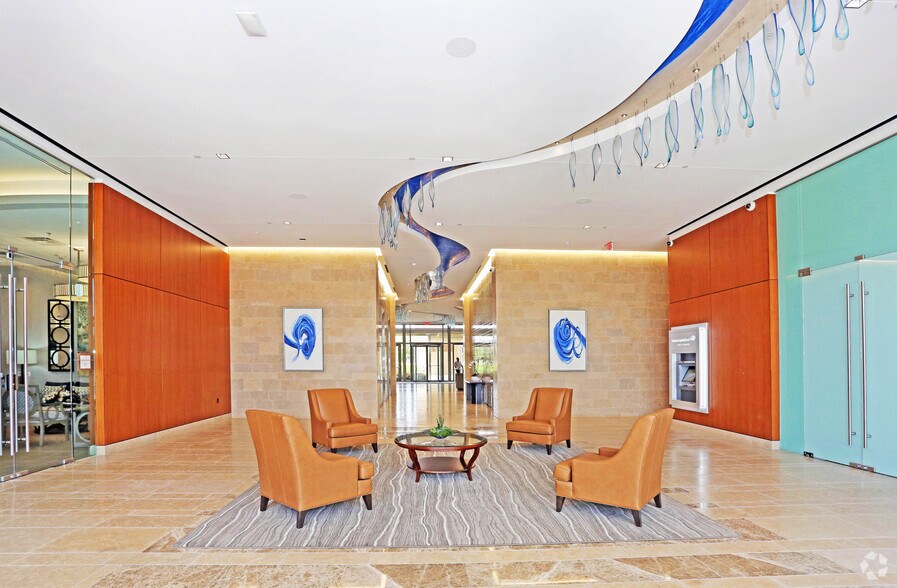 More Photos Of 550 Reserve St, Southlake Loft Creative Space For Lease
