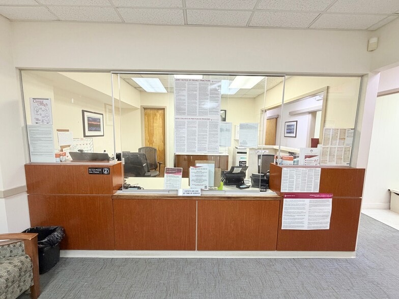 More Photos Of 1200 E Putnam Ave, Riverside Office For Lease