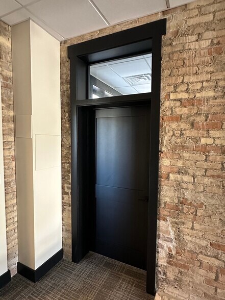 More Photos Of 106 W Main St, West Dundee Office For Lease