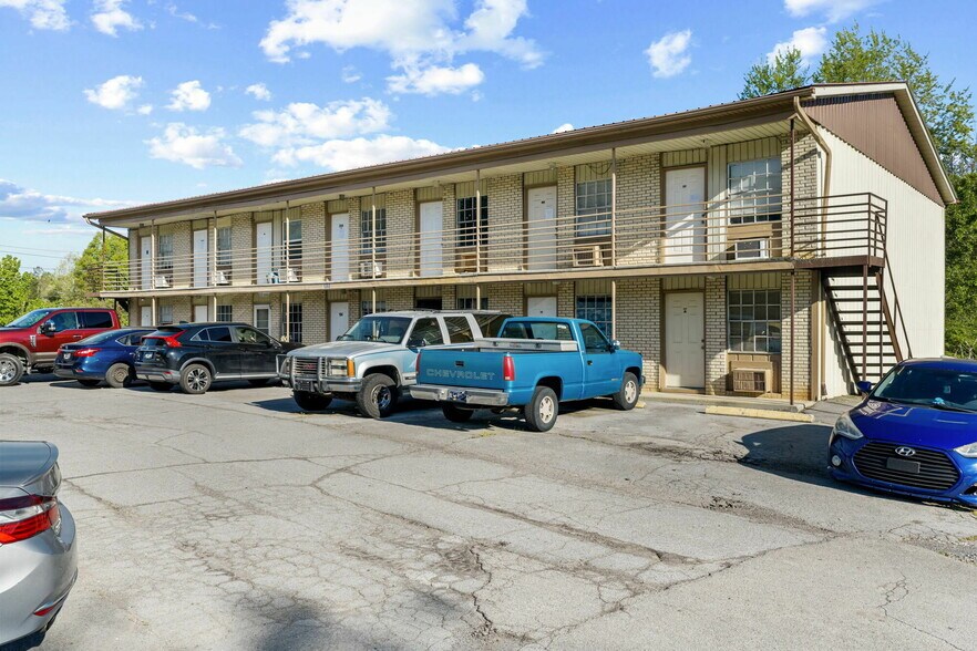 More Photos Of 1068 Wooddale Church Rd, Strawberry Plains Apartments For Sale