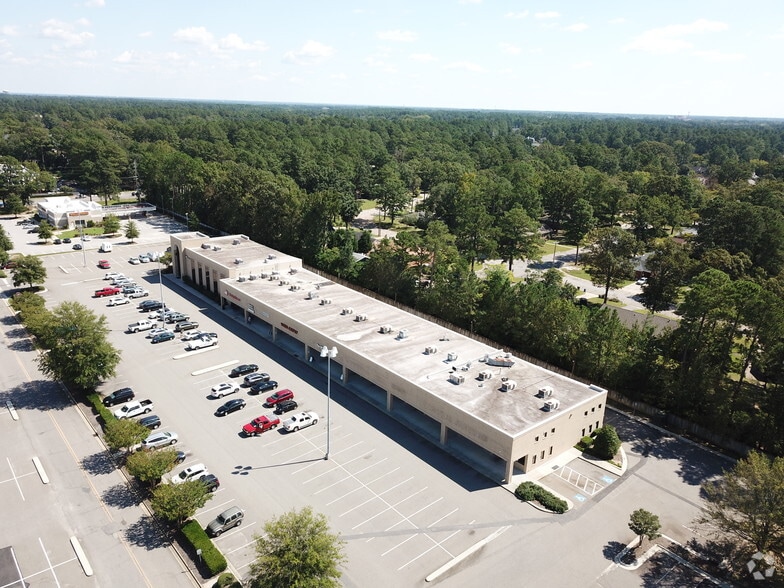 More Photos Of 102-400 Westwood Shopping Ctr, Fayetteville Unknown For Lease