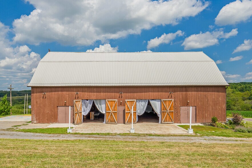 More Photos Of 162 Black Bear Run, Berlin Specialty For Sale